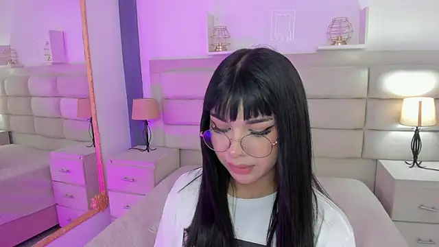 Snapshot of RoseCassie chatting on February 2025 04:00:02 PM RoseCassie online show from February 2025 04:00:02 PM