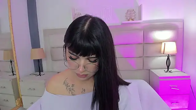 Snapshot of RoseCassie chatting on February 2025 04:37:02 PM RoseCassie online show from February 2025 04:37:02 PM