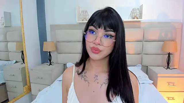 Snapshot of RoseCassie chatting on March 2025 03:51:02 PM RoseCassie online show from March 2025 03:51:02 PM