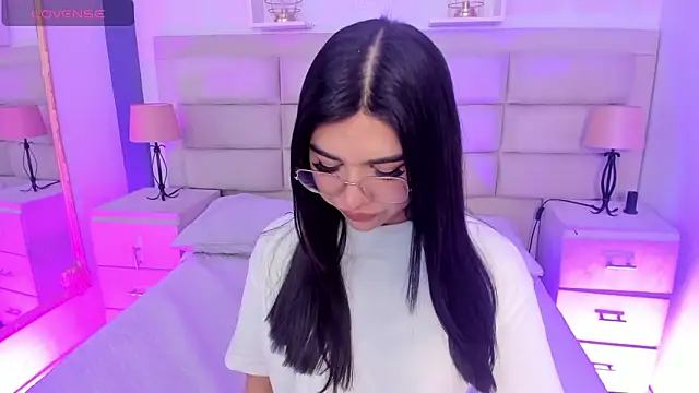 Snapshot of RoseCassie chatting on September 2025 12:37:01 PM RoseCassie online show from September 2025 12:37:01 PM