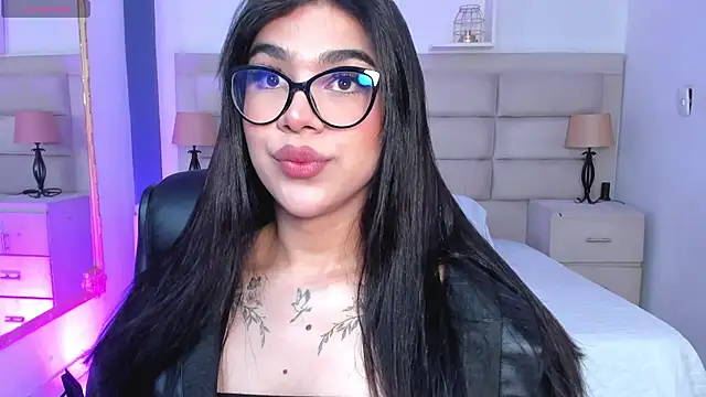 Snapshot of RoseCassie chatting on September 2025 01:24:01 PM RoseCassie online show from September 2025 01:24:01 PM