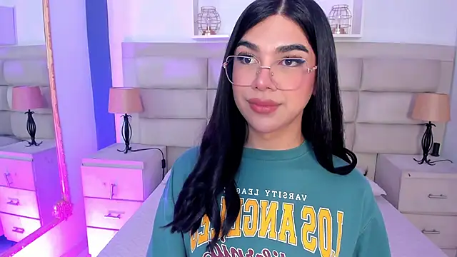 Snapshot of RoseCassie chatting on September 2025 12:53:01 PM RoseCassie online show from September 2025 12:53:01 PM