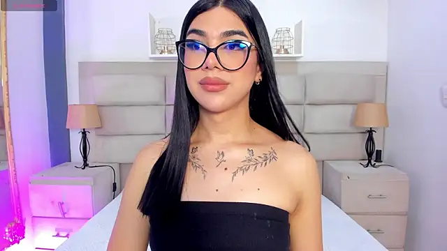 Snapshot of RoseCassie chatting on October 2025 01:18:01 PM RoseCassie online show from October 2025 01:18:01 PM