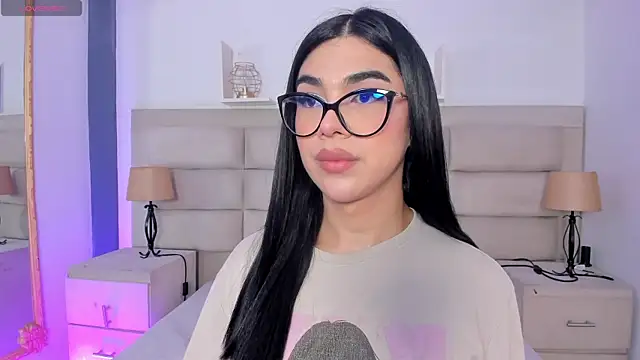 Snapshot of RoseCassie chatting on October 2025 12:58:01 PM RoseCassie online show from October 2025 12:58:01 PM