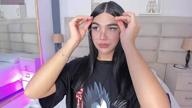 Snapshot of RoseCassie chatting on October 2025 01:42:02 PM RoseCassie online show from October 2025 01:42:02 PM