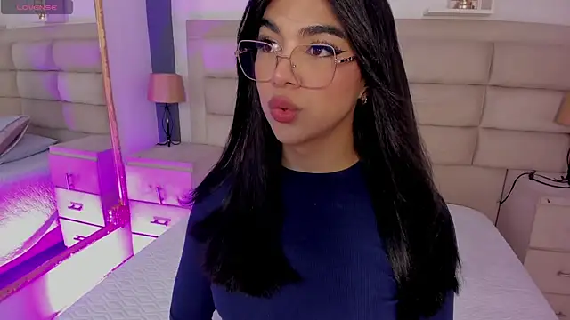 Snapshot of RoseCassie chatting on October 2025 01:54:01 PM RoseCassie online show from October 2025 01:54:01 PM