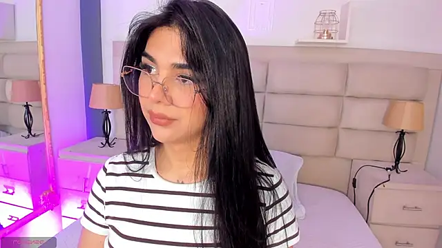 Snapshot of RoseCassie chatting on October 2025 01:44:01 PM RoseCassie online show from October 2025 01:44:01 PM