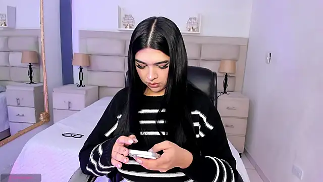 Snapshot of RoseCassie chatting on October 2025 12:50:02 PM RoseCassie online show from October 2025 12:50:02 PM