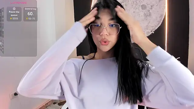 Snapshot of RoseCassie chatting on November 2025 01:34:02 PM RoseCassie online show from November 2025 01:34:02 PM