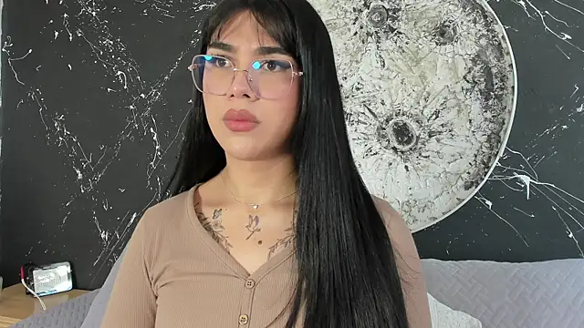 Snapshot of RoseCassie chatting on November 2025 02:43:02 PM RoseCassie online show from November 2025 02:43:02 PM