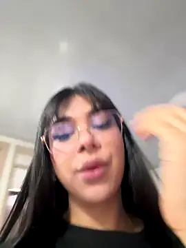 Snapshot of RoseCassie chatting on November 2025 01:11:01 PM RoseCassie online show from November 2025 01:11:01 PM