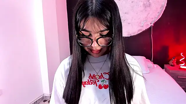 Snapshot of RoseCassie chatting on November 2025 02:06:02 PM RoseCassie online show from November 2025 02:06:02 PM