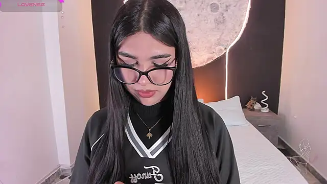 Snapshot of RoseCassie chatting on November 2025 01:34:01 PM RoseCassie online show from November 2025 01:34:01 PM