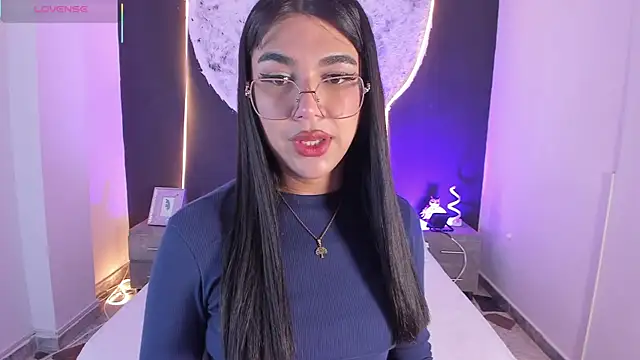 Snapshot of RoseCassie chatting on November 2025 01:48:01 PM RoseCassie online show from November 2025 01:48:01 PM