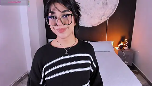 Snapshot of RoseCassie chatting on December 2025 01:53:01 PM RoseCassie online show from December 2025 01:53:01 PM