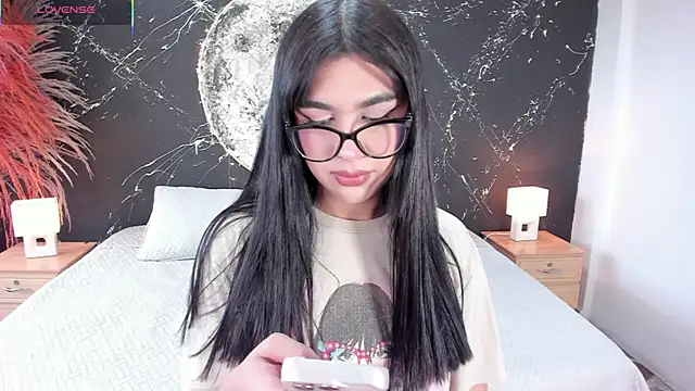 Snapshot of RoseCassie chatting on December 2025 01:50:02 PM RoseCassie online show from December 2025 01:50:02 PM