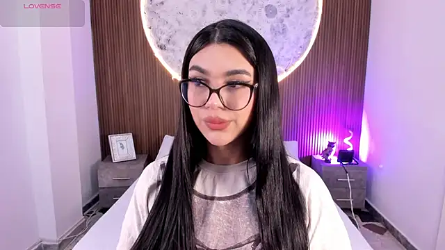 Snapshot of RoseCassie chatting on December 2025 01:50:02 PM RoseCassie online show from December 2025 01:50:02 PM