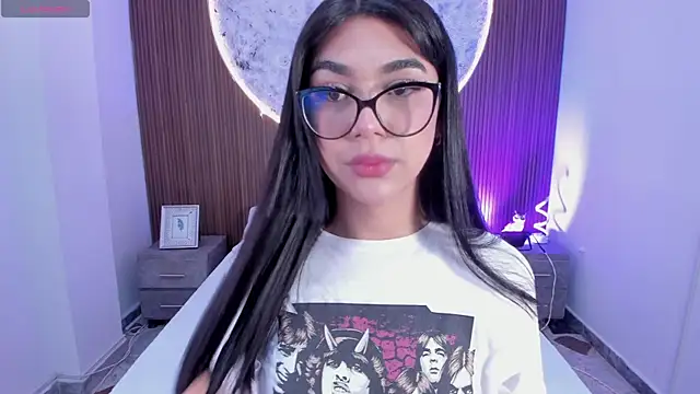 Snapshot of RoseCassie chatting on December 2025 01:18:02 PM RoseCassie online show from December 2025 01:18:02 PM