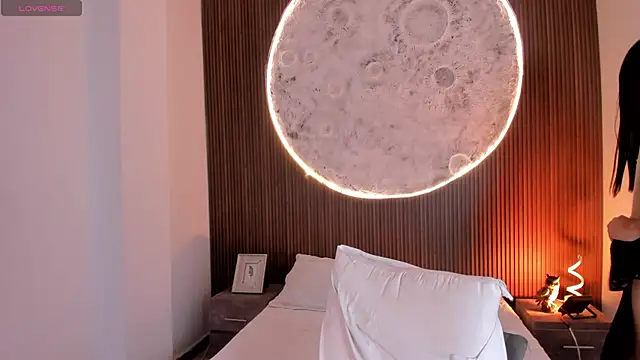 Snapshot of RoseCassie chatting on January 2026 05:27:02 PM RoseCassie online show from January 2026 05:27:02 PM