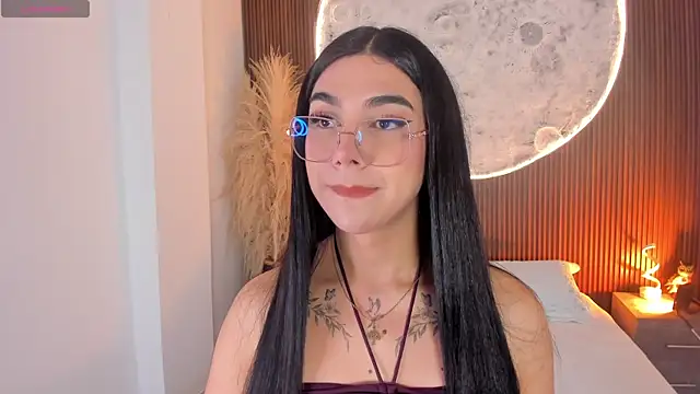 Snapshot of RoseCassie chatting on February 2026 01:38:01 PM RoseCassie online show from February 2026 01:38:01 PM