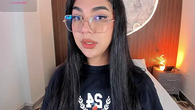 Snapshot of RoseCassie chatting on February 2026 01:15:02 PM RoseCassie online show from February 2026 01:15:02 PM