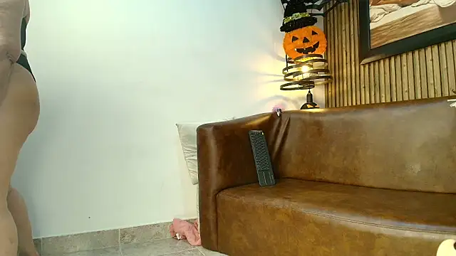 Valentinadiazz1 online show from October 2025 07:15:01 PM