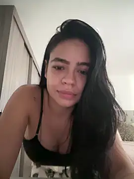 Snapshot of Sara_Leblanc chatting on January 2025 07:32:01 PM Sara Leblanc online show from January 2025 07:32:01 PM