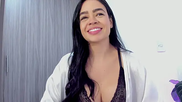 Snapshot of Sara_Leblanc chatting on February 2025 04:36:02 PM Sara Leblanc online show from February 2025 04:36:02 PM