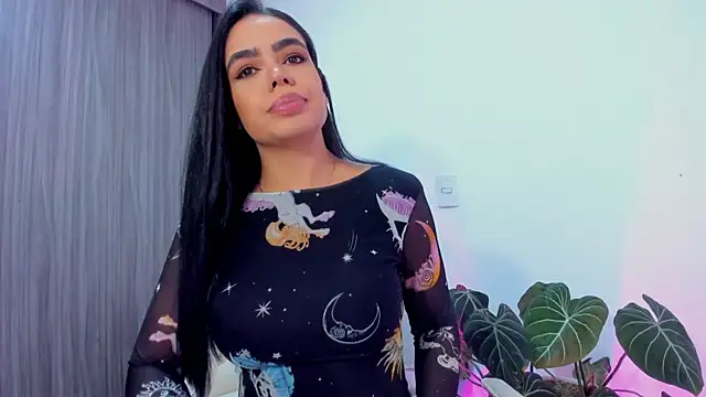 Snapshot of Sara_Leblanc chatting on September 2025 03:01:02 PM Sara Leblanc online show from September 2025 03:01:02 PM