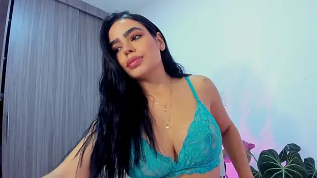 Snapshot of Sara_Leblanc chatting on September 2025 03:59:02 PM Sara Leblanc online show from September 2025 03:59:02 PM