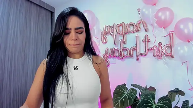 Snapshot of Sara_Leblanc chatting on November 2025 02:17:01 PM Sara Leblanc online show from November 2025 02:17:01 PM