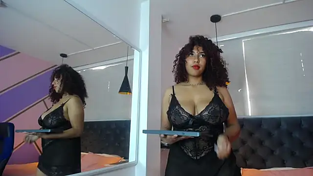 lauraltt online show from January 2025 04:38:01 PM