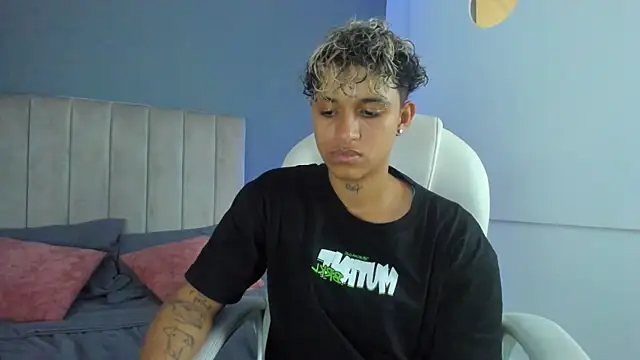 Dominick jones online show from January 2025 03:25:01 PM