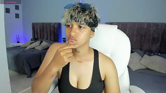 Dominick jones online show from January 2025 01:53:02 AM