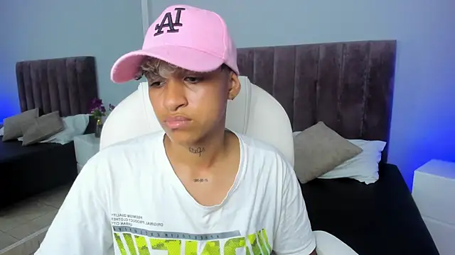 Dominick jones online show from February 2025 07:59:02 PM