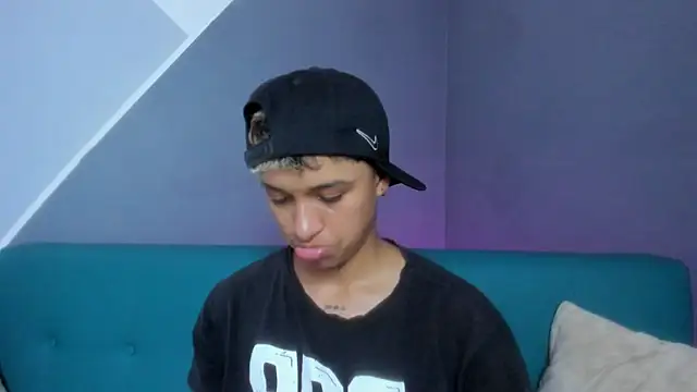 Dominick jones online show from March 2025 06:23:01 PM