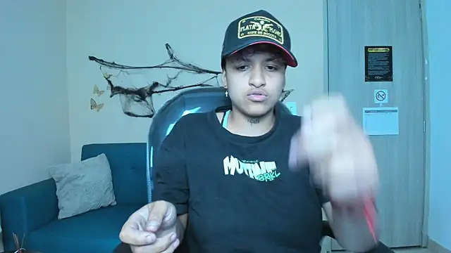 Dominick jones online show from October 2025 05:33:02 AM