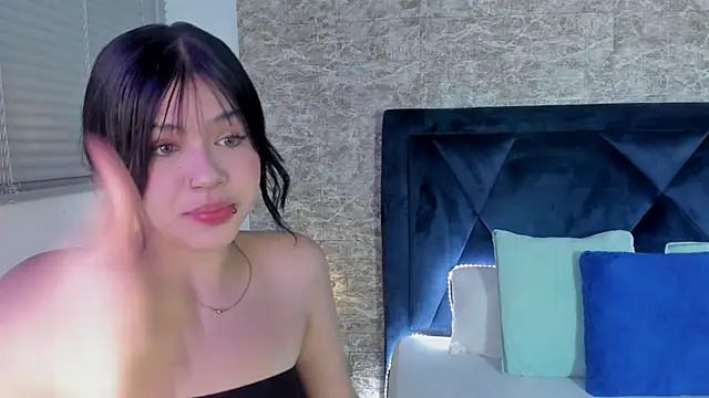 Snapshot of Lily_Woodz chatting on November 2025 02:59:02 PM Lily Woodz online show from November 2025 02:59:02 PM