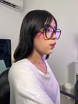 Snapshot of Lily_Woodz chatting on February 2026 07:07:01 PM Lily Woodz online show from February 2026 07:07:01 PM