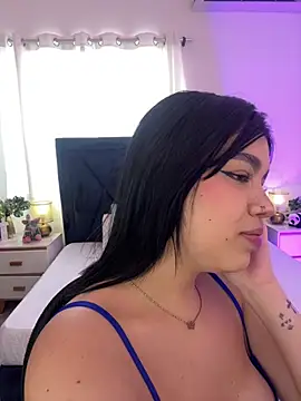Lily Woodz online show from June 2026 07:09:02 PM