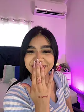 Lily Woodz online show from July 2026 07:04:01 PM