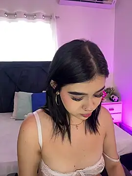 Lily Woodz online show from July 2026 08:52:02 PM