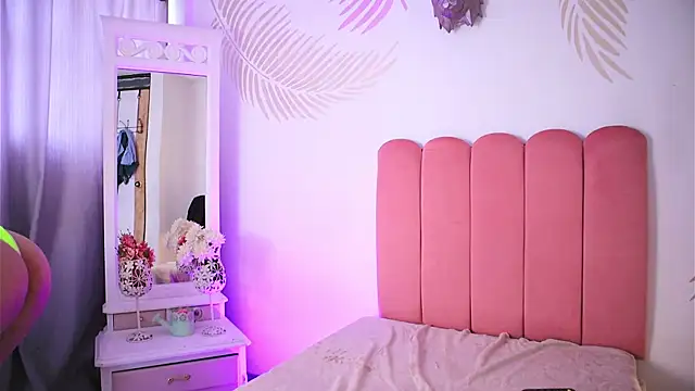 AnikaRomanoff online show from February 2025 03:49:01 PM