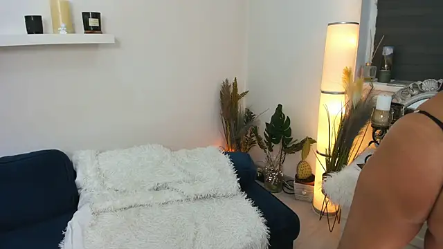 Snapshot of Aileen_Stone chatting on January 2025 04:50:01 PM Aileen Stone online show from January 2025 04:50:01 PM