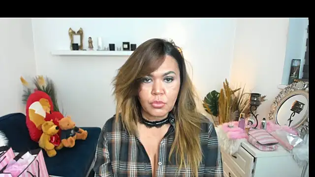 Snapshot of Aileen_Stone chatting on February 2025 01:05:02 PM Aileen Stone online show from February 2025 01:05:02 PM