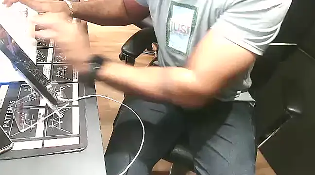 Snapshot of Nil_Talreja chatting on January 2025 09:35:02 AM Nil Talreja online show from January 2025 09:35:02 AM