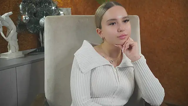 Snapshot of HildColden chatting on December 2024 08:28:02 AM HildColden online show from December 2024 08:28:02 AM