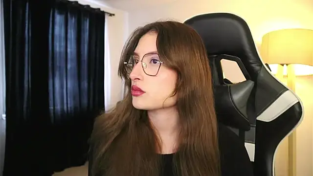 Daisha Riley online show from November 2025 02:28:02 PM