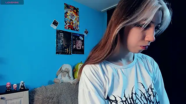 Snapshot of _Mindy_ chatting on February 2025 02:06:02 AM Mindy online show from February 2025 02:06:02 AM