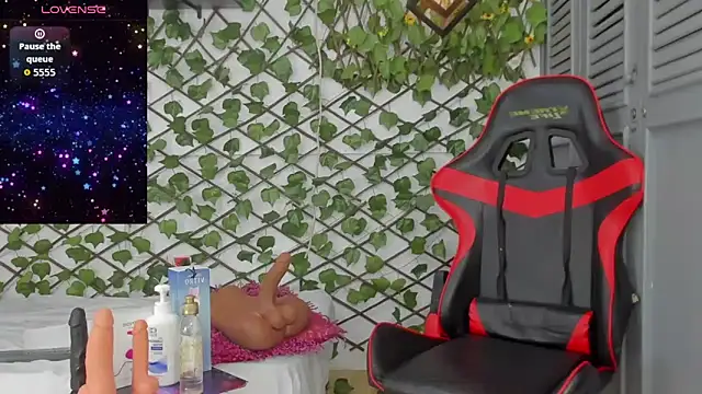 dani-lue online show from November 2025 01:07:02 PM